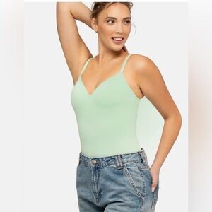 NIB UNDEROUTFIT Size 2XL 675 THE SHAPING LIFT CAMI Pastel Green Shapewear Bra